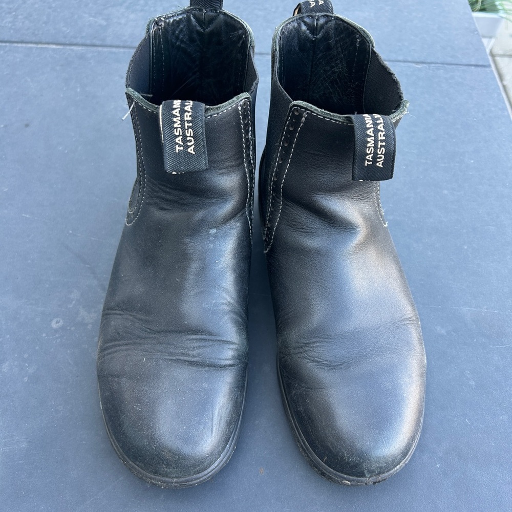 Women’s size 8 (us) blundstone boots